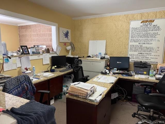 Home Office, Interior