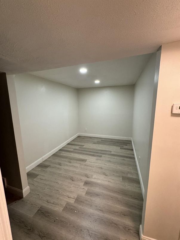 Empty room, Interior, Recessed Lighting, Wood Texture Flooring
