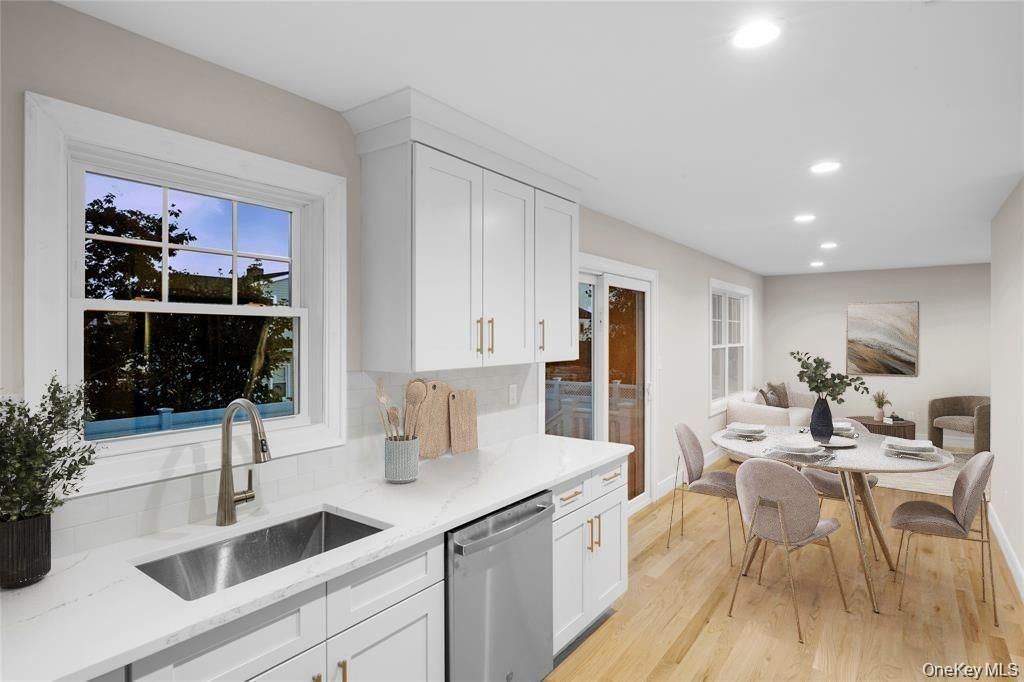 Dining room, Interior, Kitchen, Recessed Lighting, Wood Texture Flooring