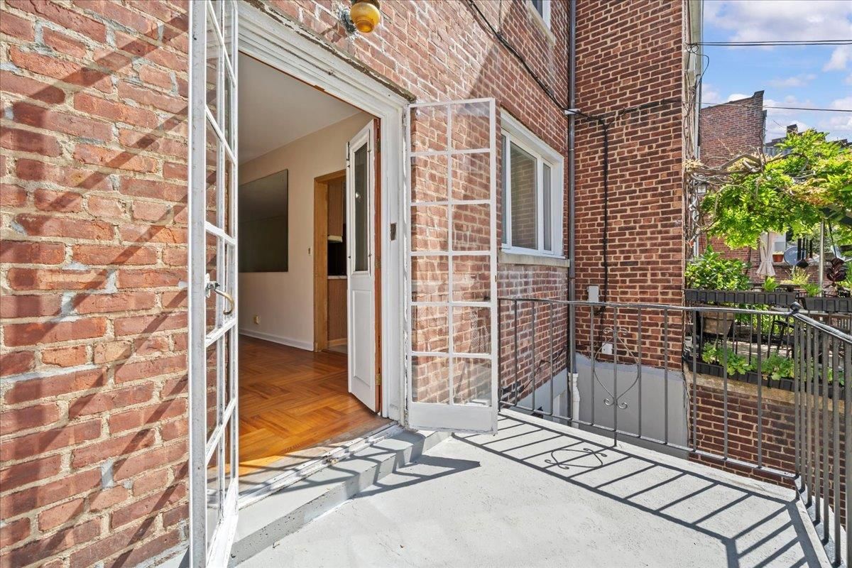 Exterior, Wood Texture Flooring