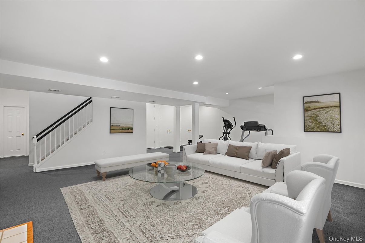 Fitness Equipment, Interior, Living room, Recessed Lighting