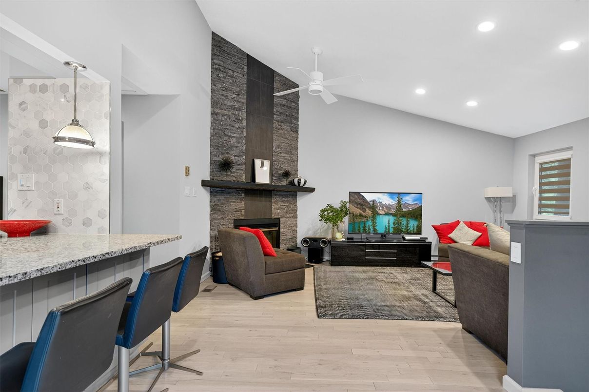 Fireplace, Interior, Living room, Pendant Lights, Recessed Lighting, Wood Texture Flooring