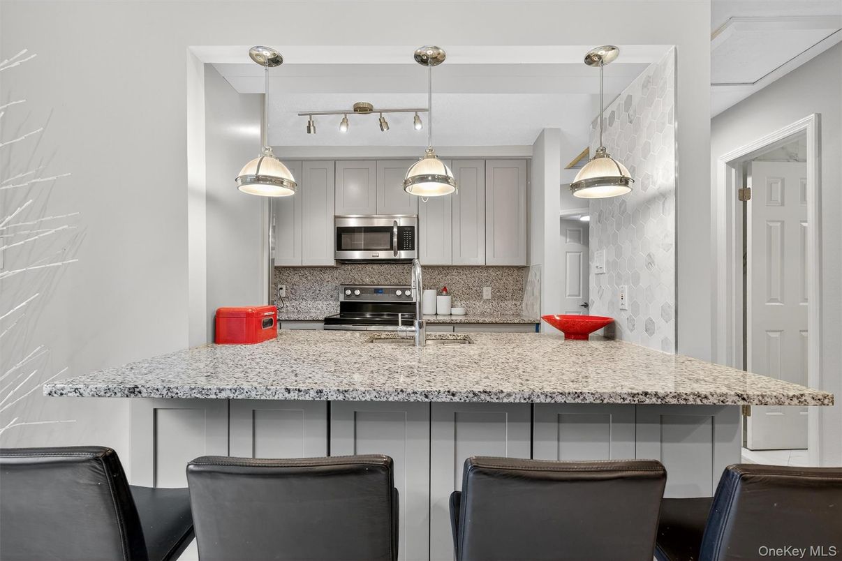 Interior, Kitchen, Pendant Lights, Stainless Steel Appliances