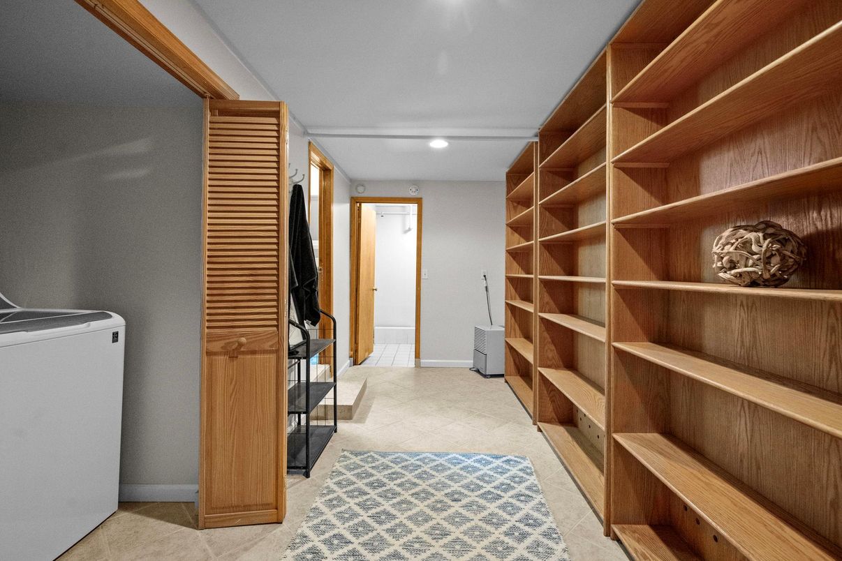 Interior, Recessed Lighting, Walk-in Closets