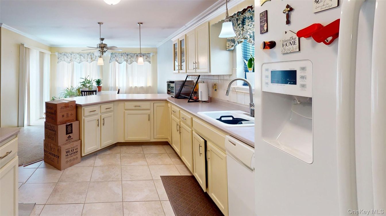 Interior, Kitchen, Pendant Lights