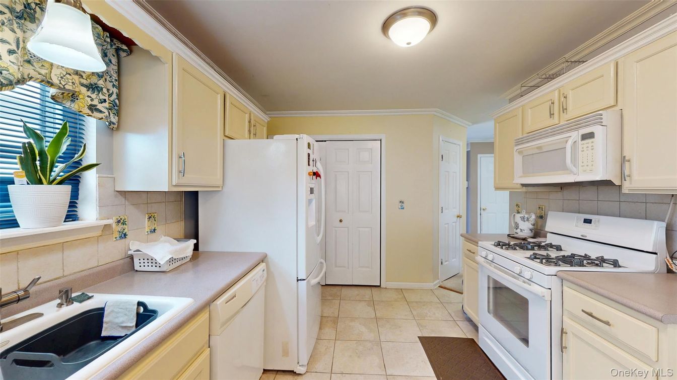Interior, Kitchen, Washer