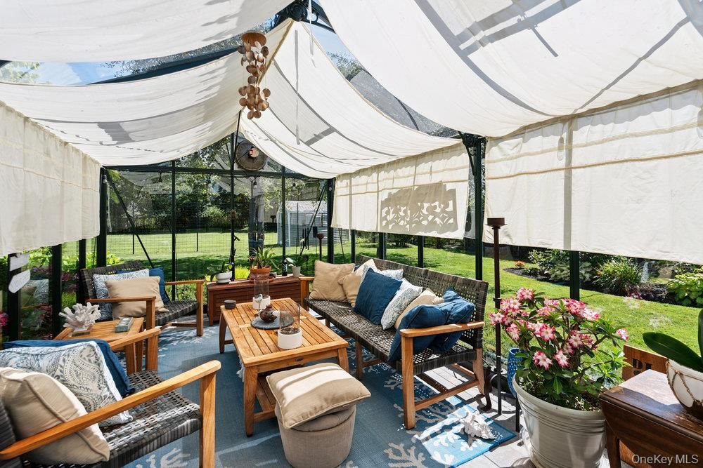 Interior, Living room, Sun Room