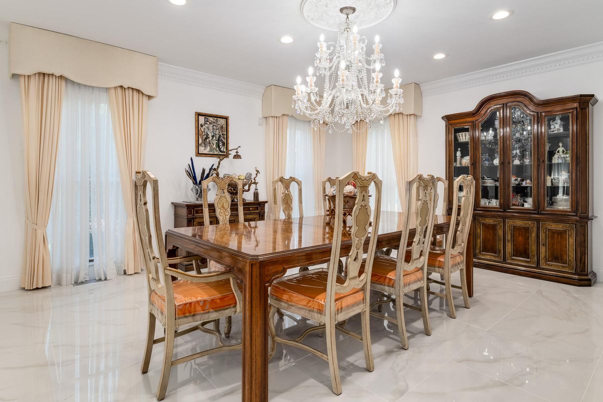 Chandelier, Dining room, Interior, Marble, Recessed Lighting