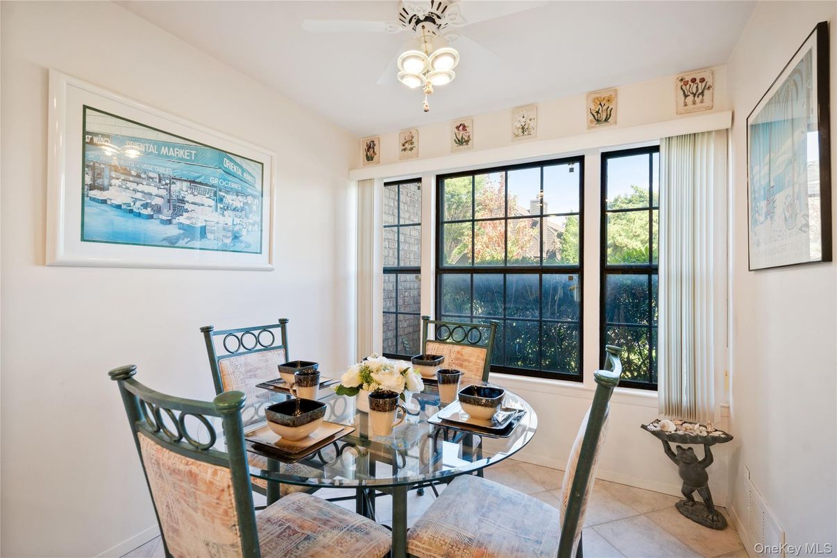 Dining room, Interior