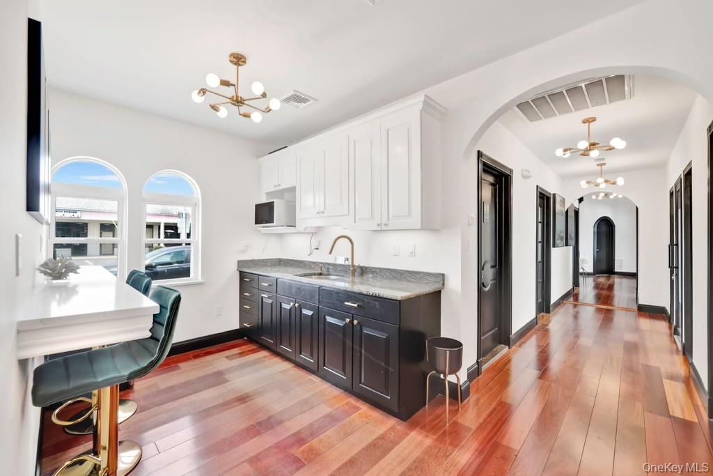 Interior, Kitchen, Pendant Lights, Wood Texture Flooring