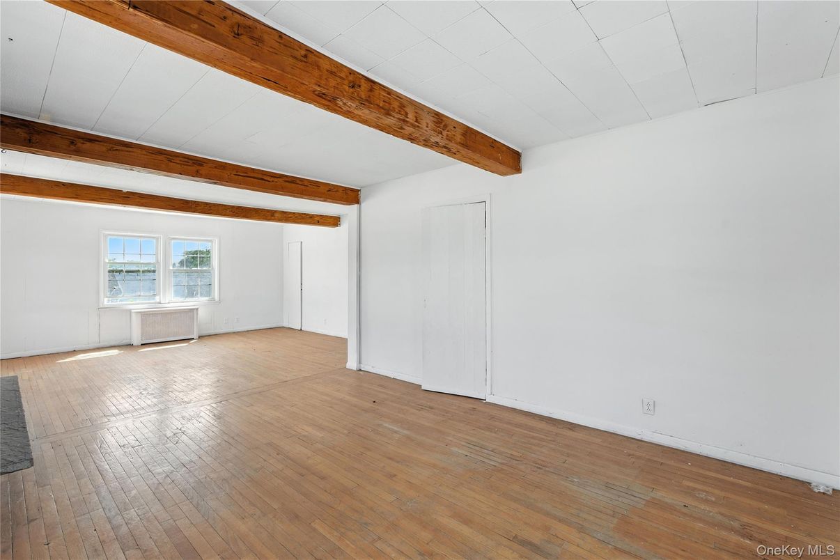 Empty room, Interior, Wooden Beams, Wood Texture Flooring