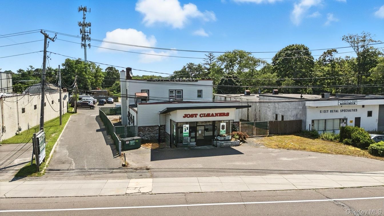 Exterior, Facade, None