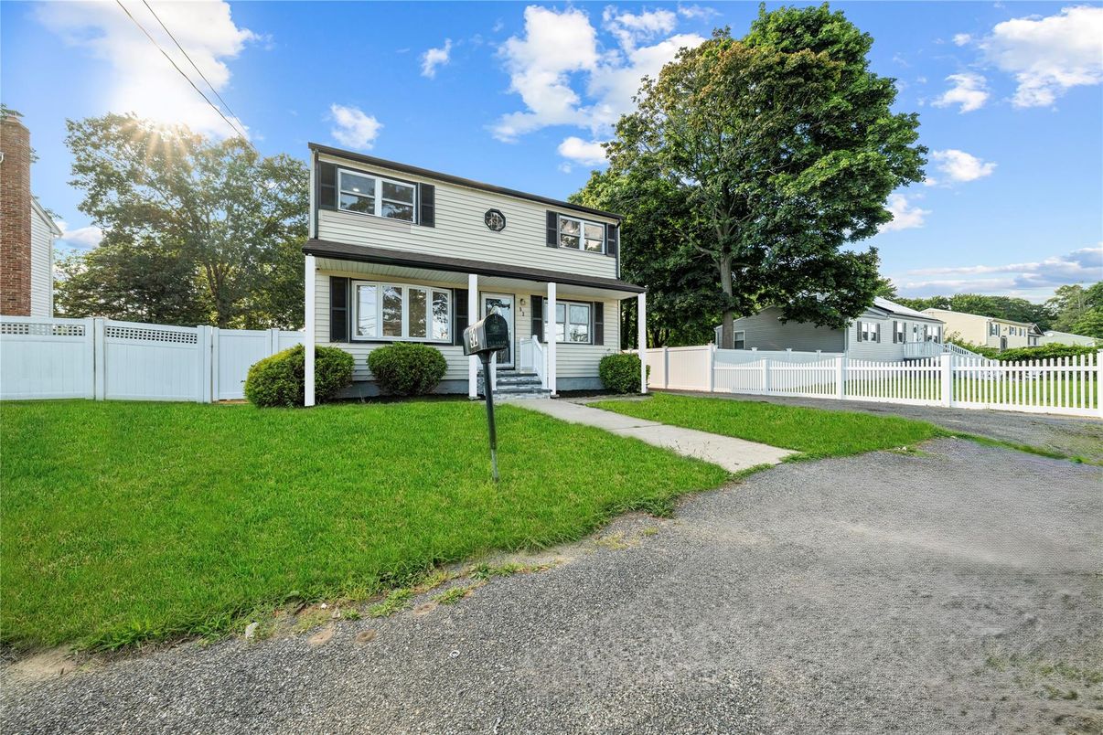 Backyard, Exterior, Facade, Cape Cod