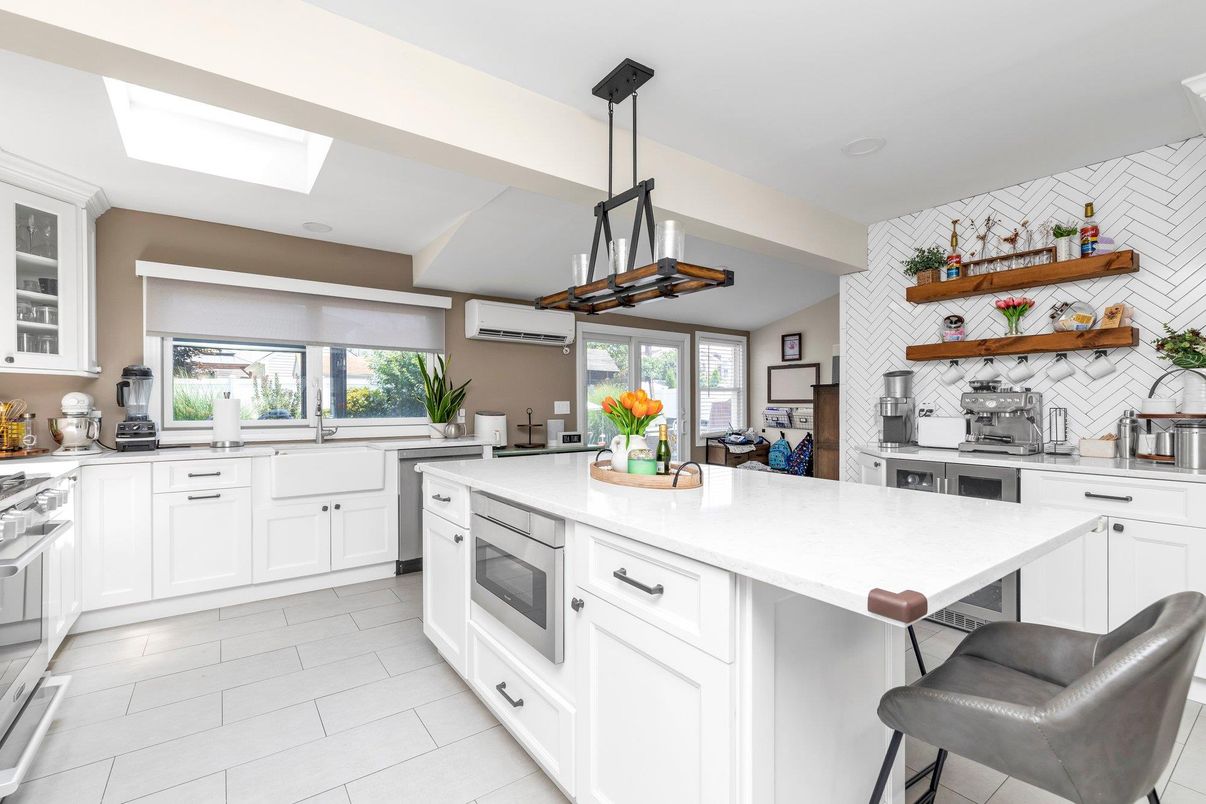 Interior, Kitchen, Pendant Lights, Stainless Steel Appliances