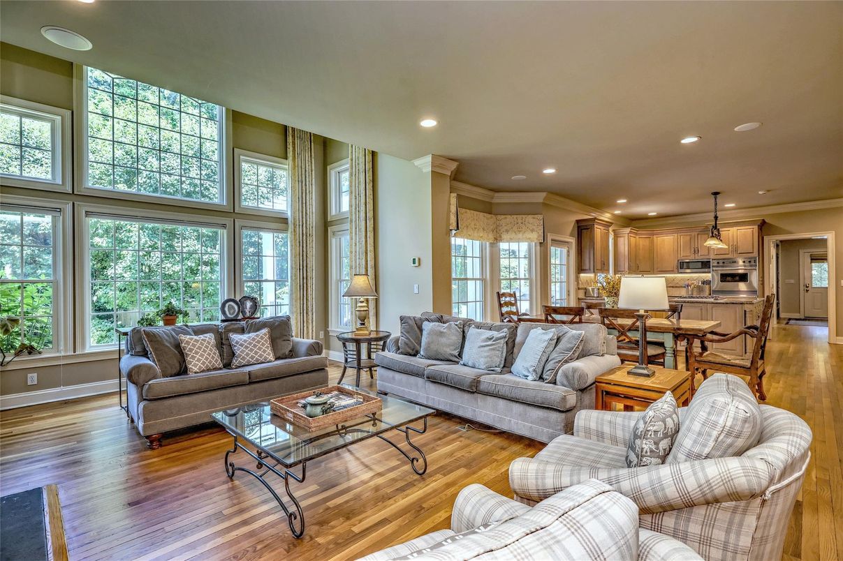 Dining room, Interior, Kitchen, Living room, Pendant Lights, Recessed Lighting, Stainless Steel Appliances, Wood Texture Flooring