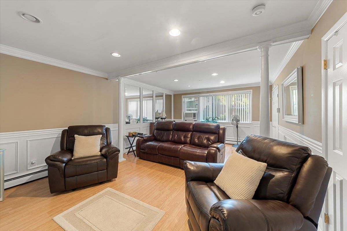 Interior, Living room, Recessed Lighting, Wood Texture Flooring