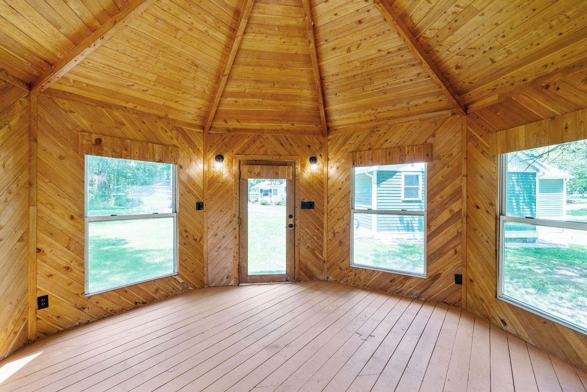 Empty room, Interior, Wooden Beams, Wooden Ceilings, Wood Texture Flooring, Wooden Walls
