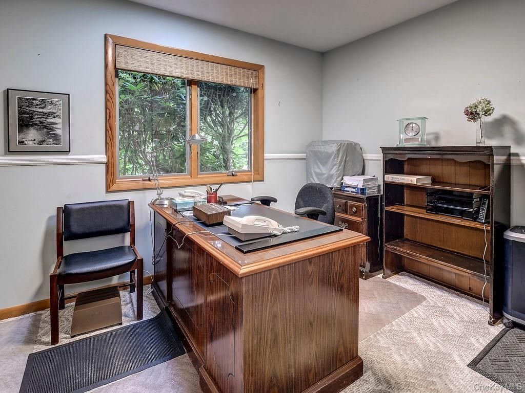 Home Office, Interior