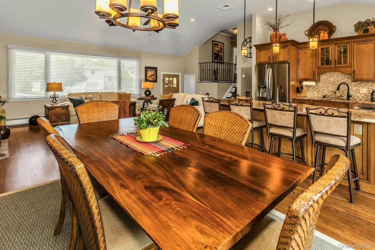 Dining room, Interior, Kitchen, Pendant Lights, Recessed Lighting, Wood Texture Flooring
