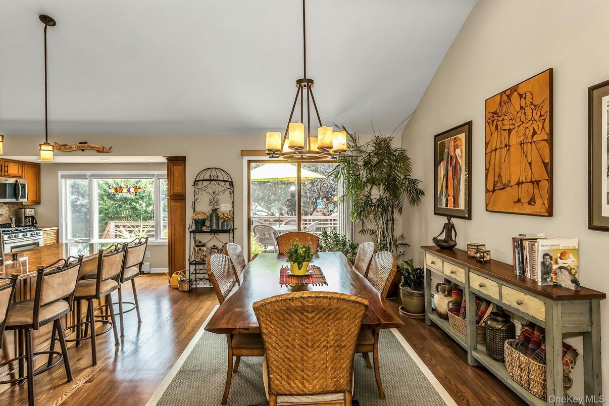 Chandelier, Dining room, Interior, Pendant Lights, Wood Texture Flooring