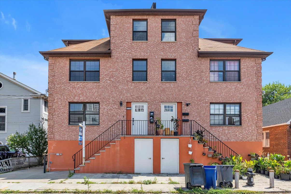 Exterior, Facade, Brick Facade, Rowhouse