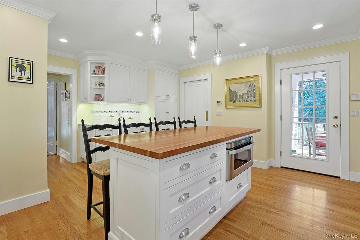 Interior, Kitchen, Pendant Lights, Recessed Lighting, Wood Texture Flooring
