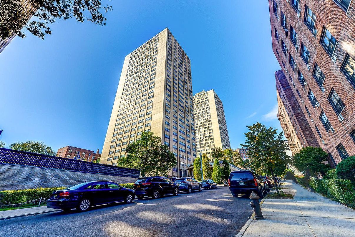 Exterior, Facade, Condo Building