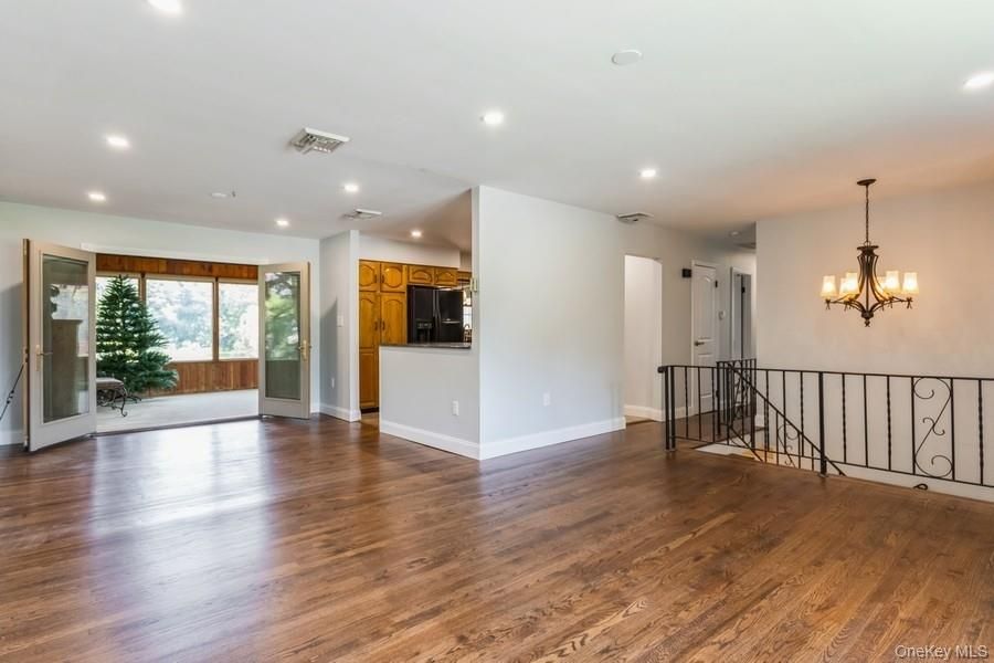 Chandelier, Empty room, Interior, Recessed Lighting, Wood Texture Flooring