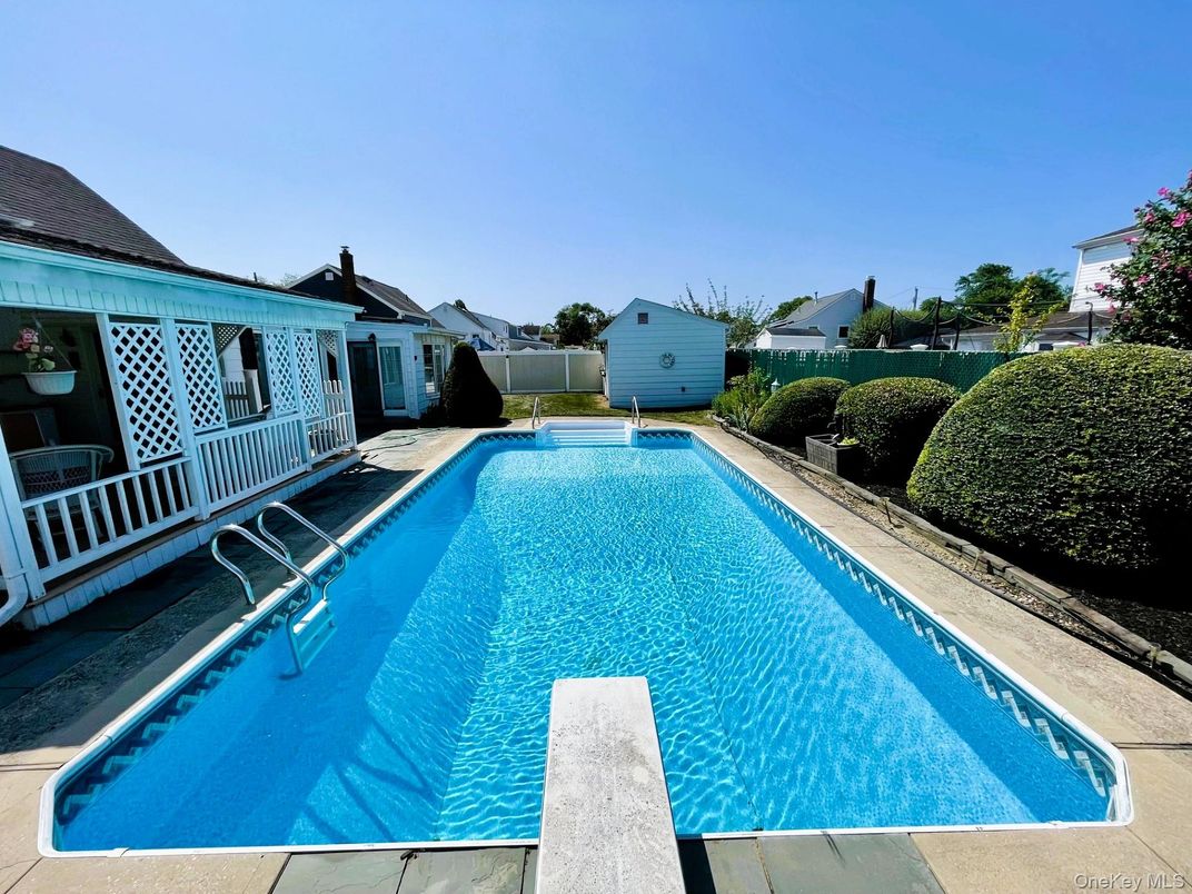 Exterior, Pool