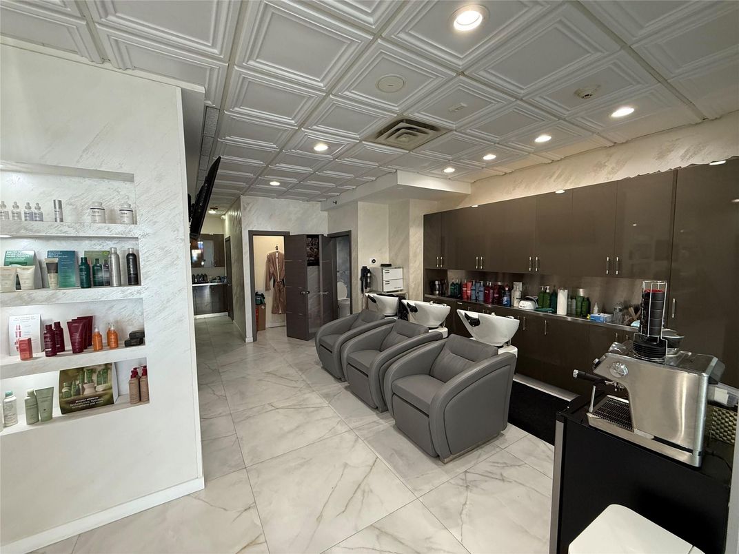 Interior, Kitchen, Living room, Marble, Recessed Lighting