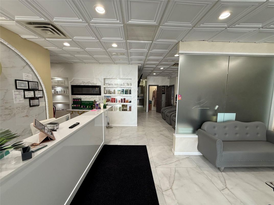 Interior, Marble, Recessed Lighting