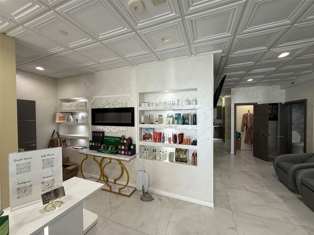 Interior, Marble, Recessed Lighting