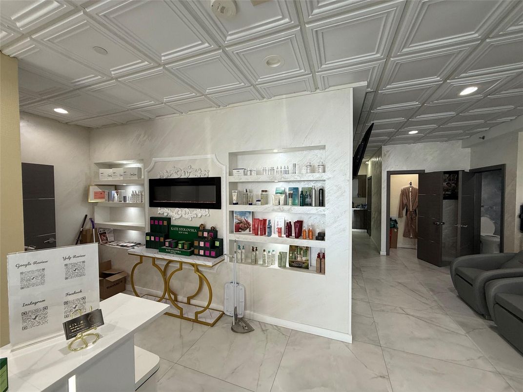 Interior, Marble, Recessed Lighting