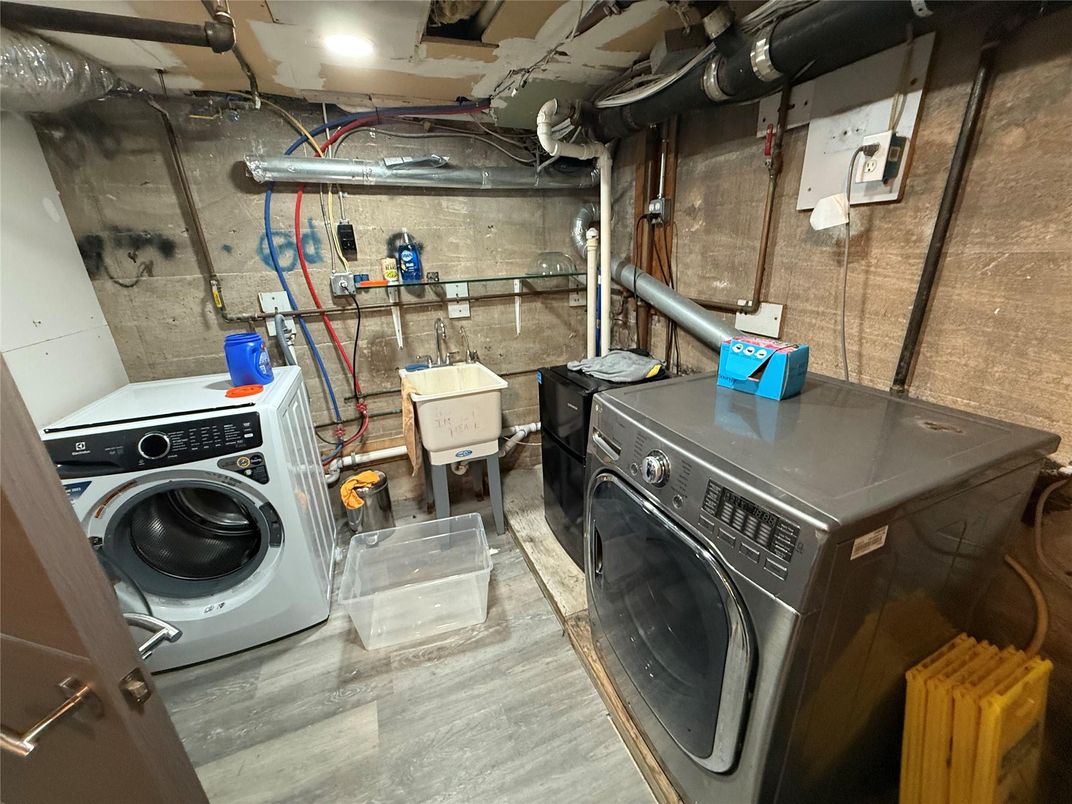 Interior, Washer