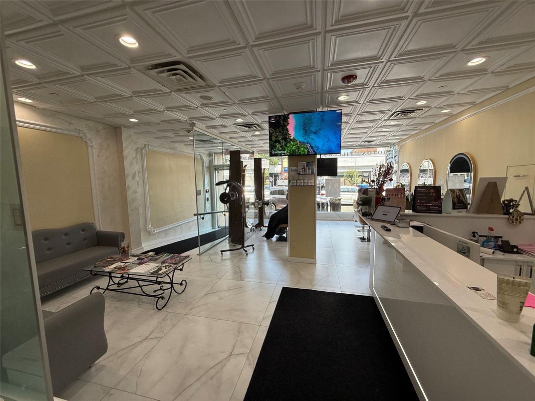 Interior, Marble, Recessed Lighting