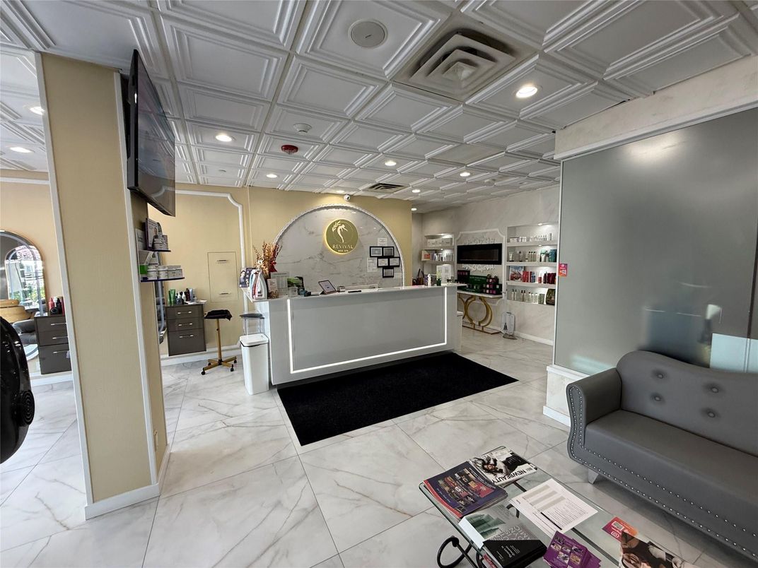 Interior, Marble, Recessed Lighting