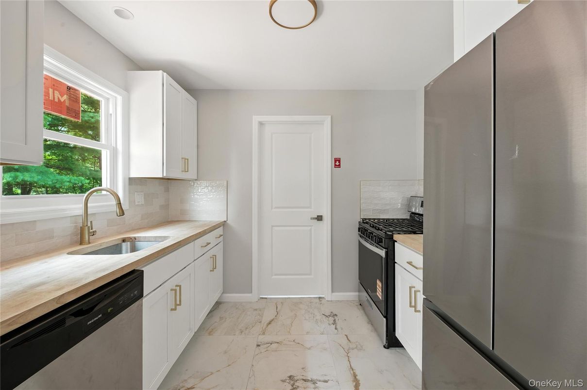 Interior, Kitchen, Marble, Recessed Lighting, Stainless Steel Appliances