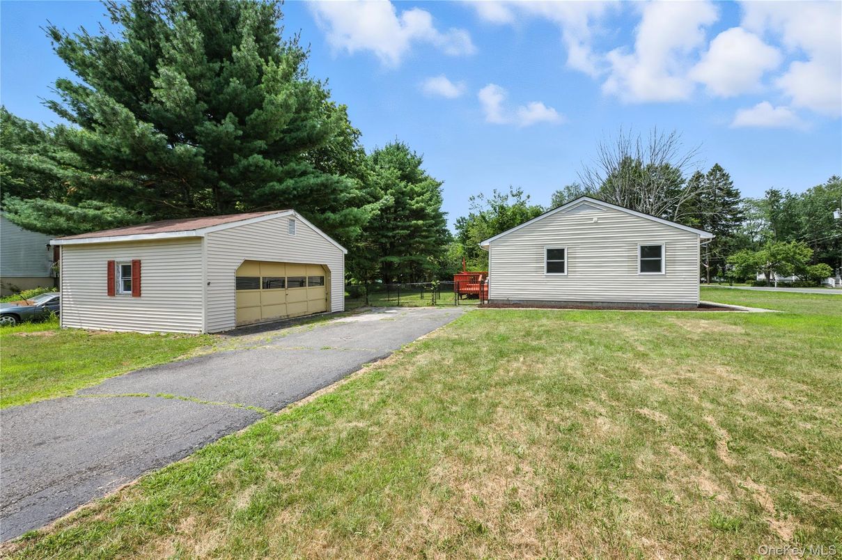 Backyard, Detached Garage, Exterior