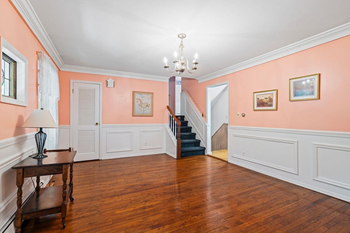 Chandelier, Interior, Wood Texture Flooring