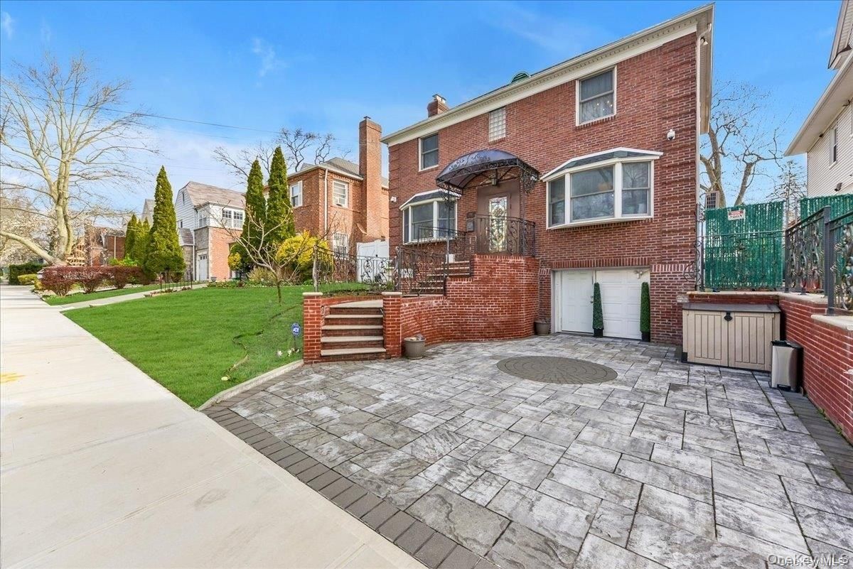 Backyard, Exterior, Hot Tub