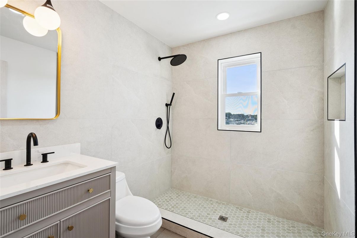 Bathroom, Interior, Recessed Lighting