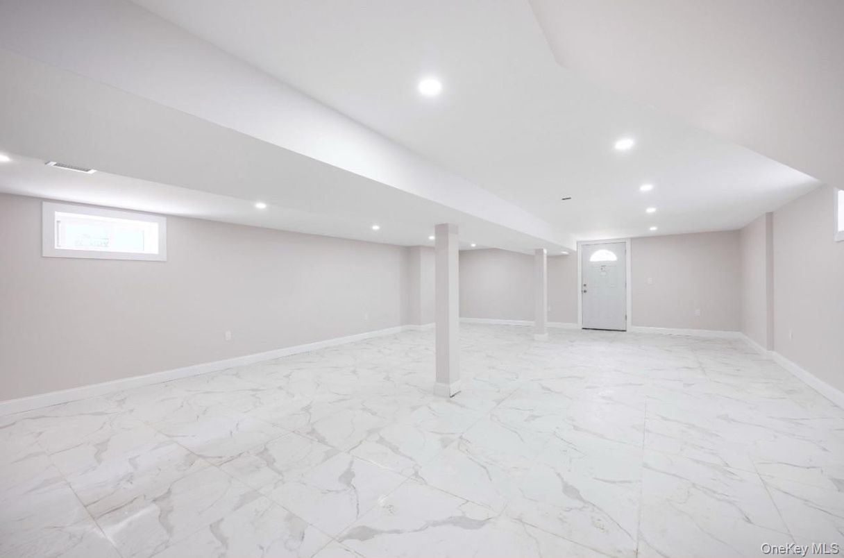 Empty room, Interior, Marble, Recessed Lighting