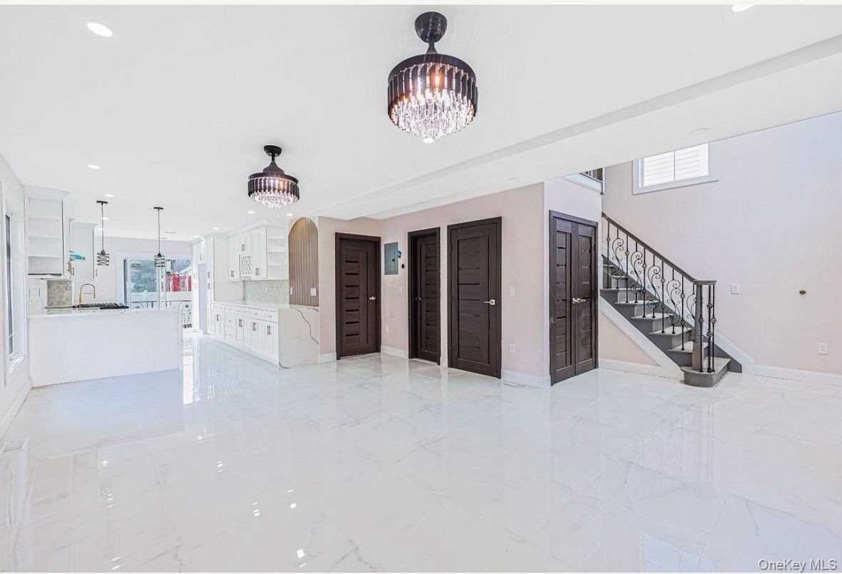 Chandelier, Interior, Kitchen, Marble, Pendant Lights, Recessed Lighting