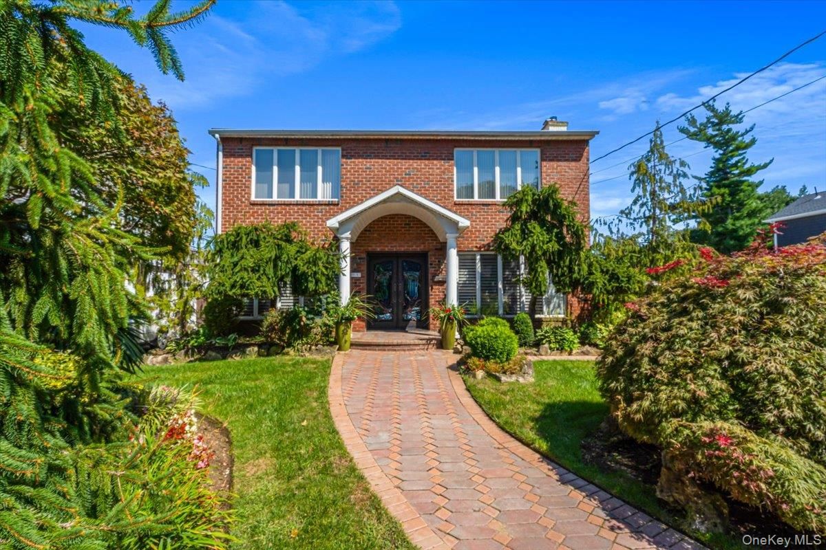 Backyard, Exterior, Facade, Brick Facade, Georgian