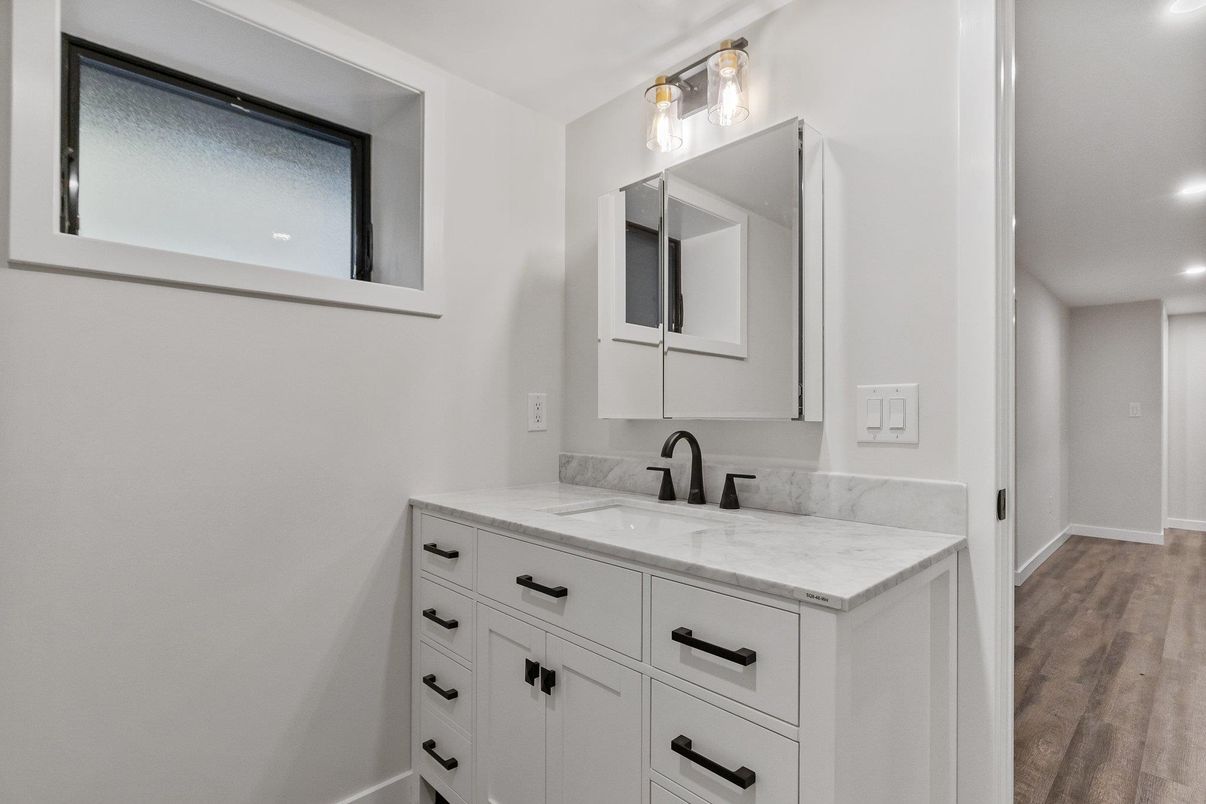 Bathroom, Interior, Recessed Lighting, Wood Texture Flooring