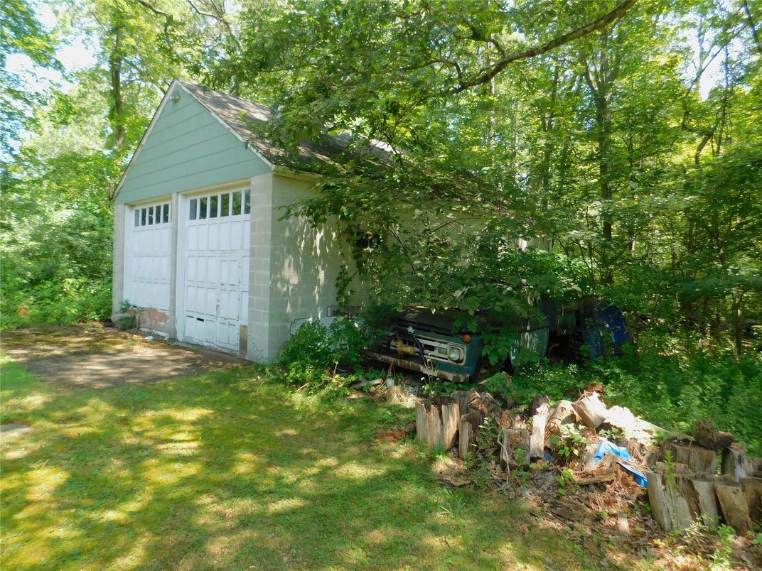 Backyard, Detached Garage, Exterior