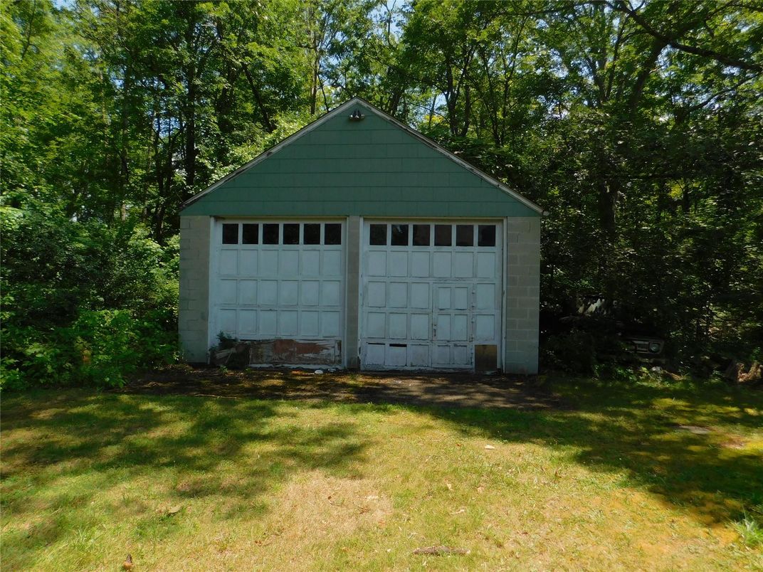 Detached Garage, Exterior