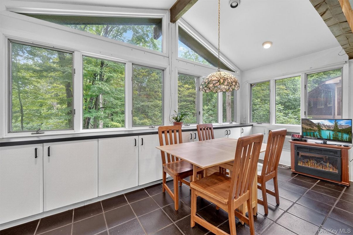 Dining room, Interior, Recessed Lighting, Sun Room