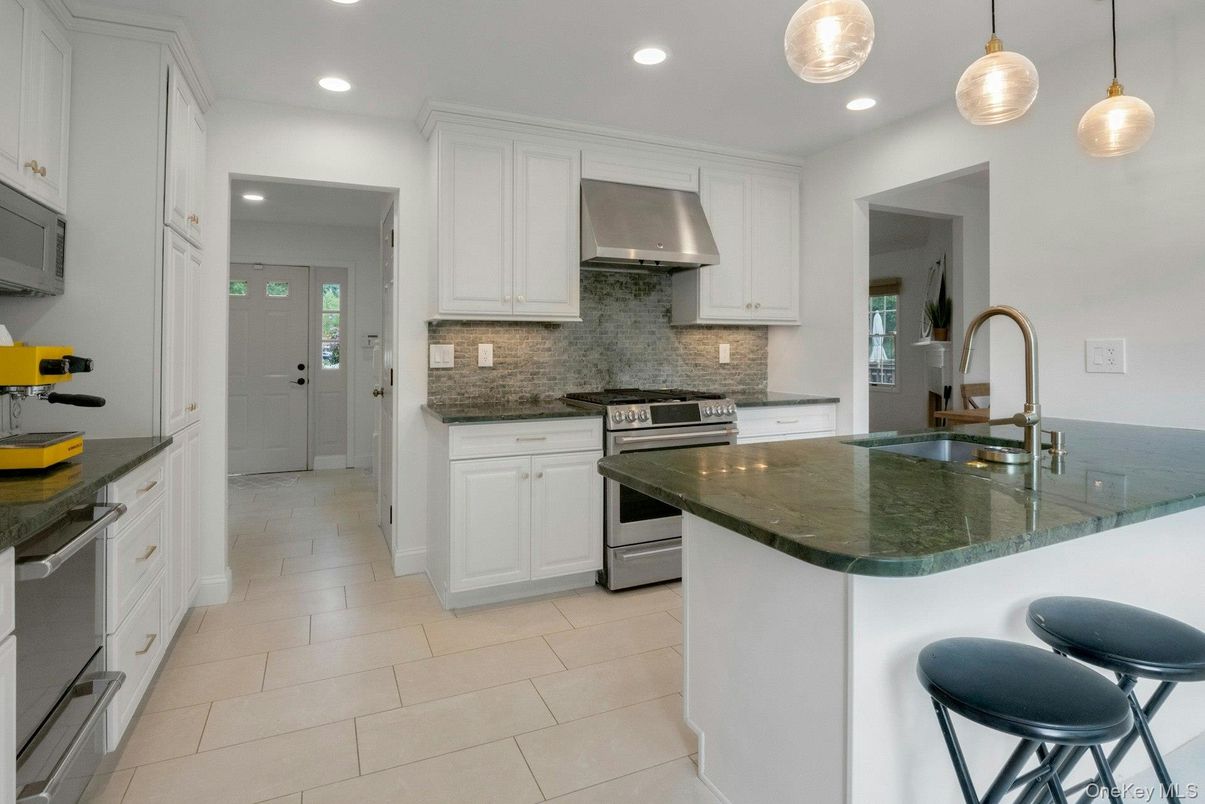 Interior, Kitchen, Pendant Lights, Recessed Lighting, Stainless Steel Appliances