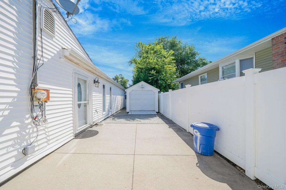 Detached Garage, Exterior